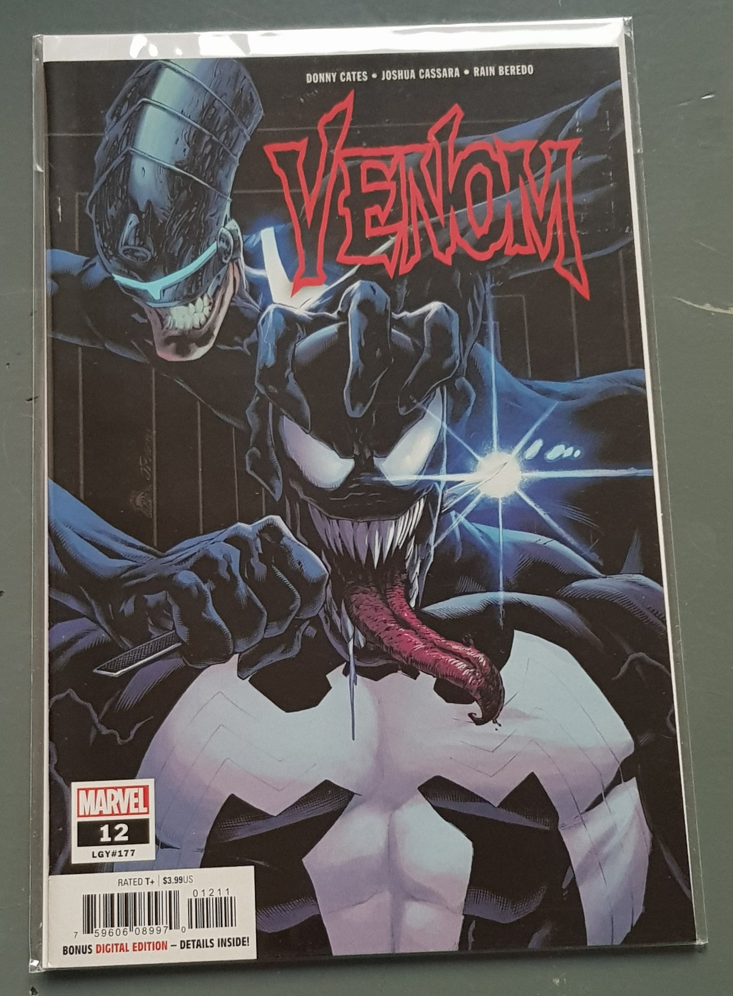 Venom #12 NM