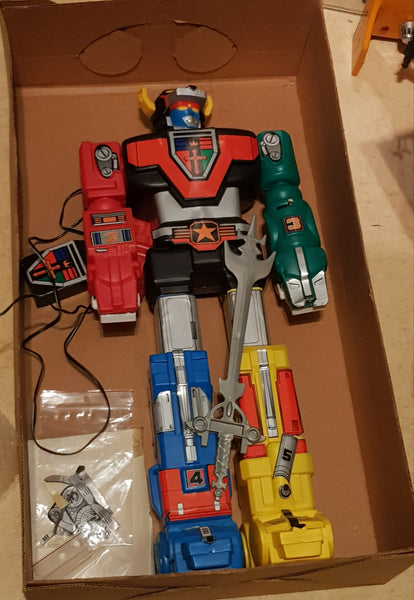 1984 Voltron Defender of the Universe 24inch Motorized Remote Control Giant Commander