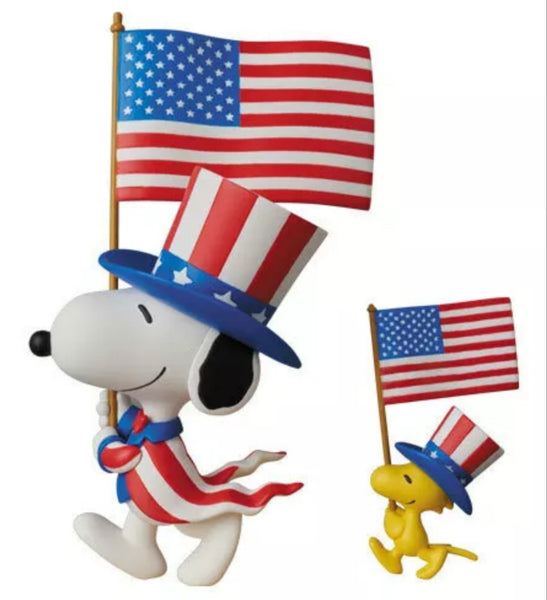 Peanuts UDF Series 5 U.S.A. Snoopy and Woodstock Ultra Detail Figure