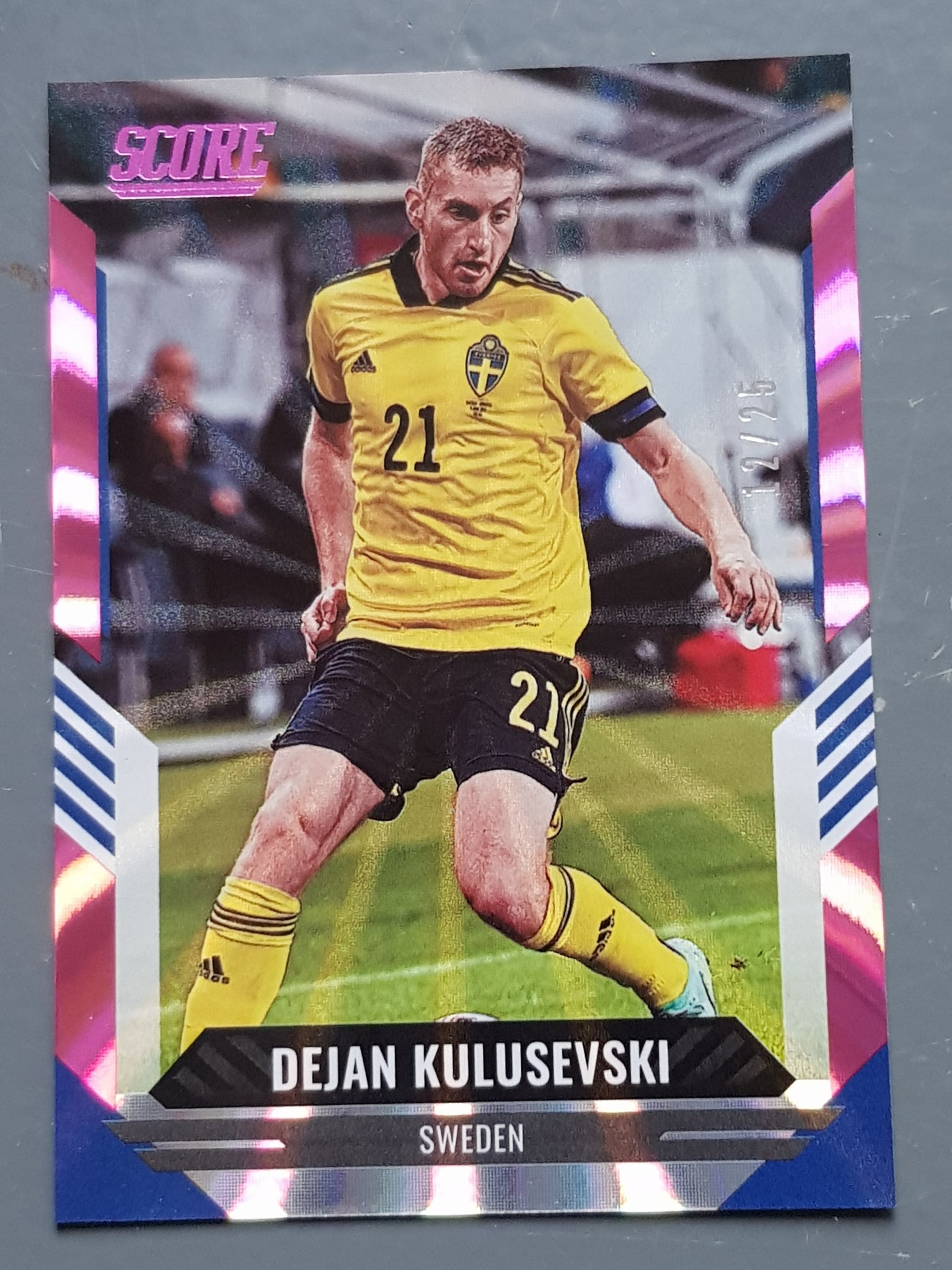 2021-22 Panini Score FIFA Dejan Kulusevski #5 Pink Laser Parallel /25 Trading Card