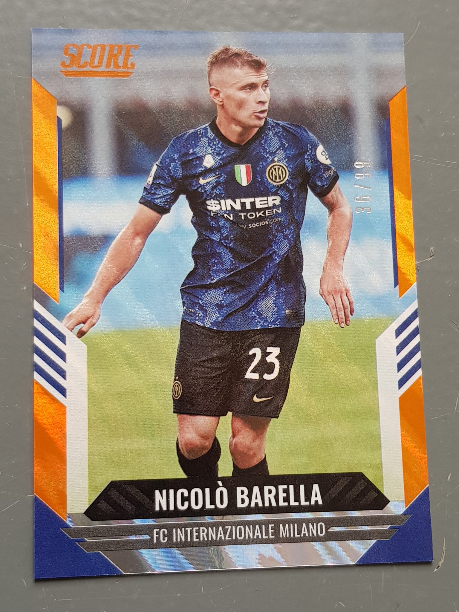 2021-22 Panini Score FIFA Nicolò Barella #188 Orange Lava Parallel /99 Trading Card