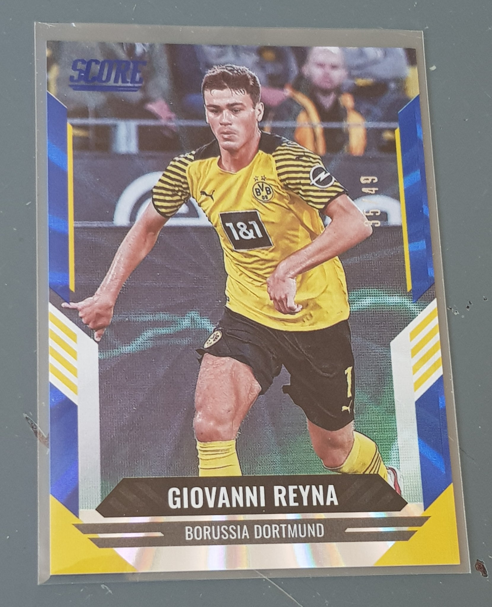 2021-22 Panini Score FIFA Giovanni Reyna #125 Blue Laser Parallel /49 Trading Card