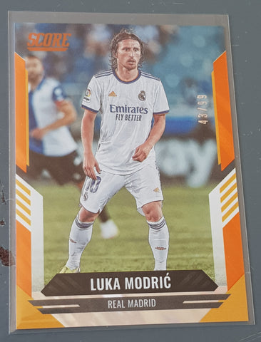 2021-22 Panini Score FIFA Luka Modrić #109 Orange Lava Parallel /99 Trading Card