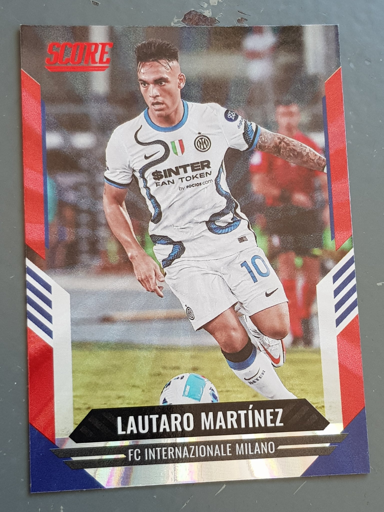 2021-22 Panini Score FIFA Lautaro Martinez #187 Red Laser Parallel Trading Card