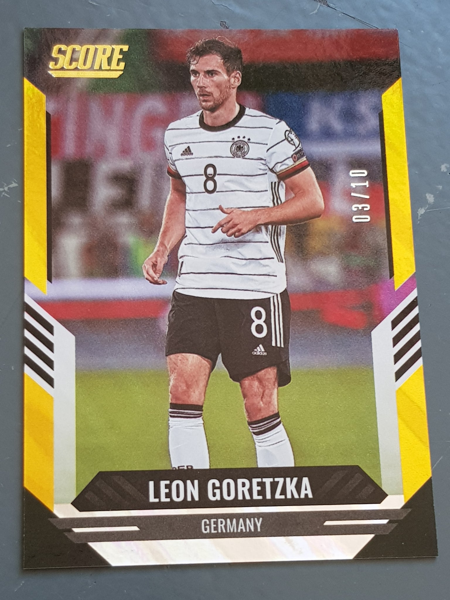 2021-22 Panini Score FIFA Leon Goretzka #31 Gold Laser Parallel /10 Trading Card