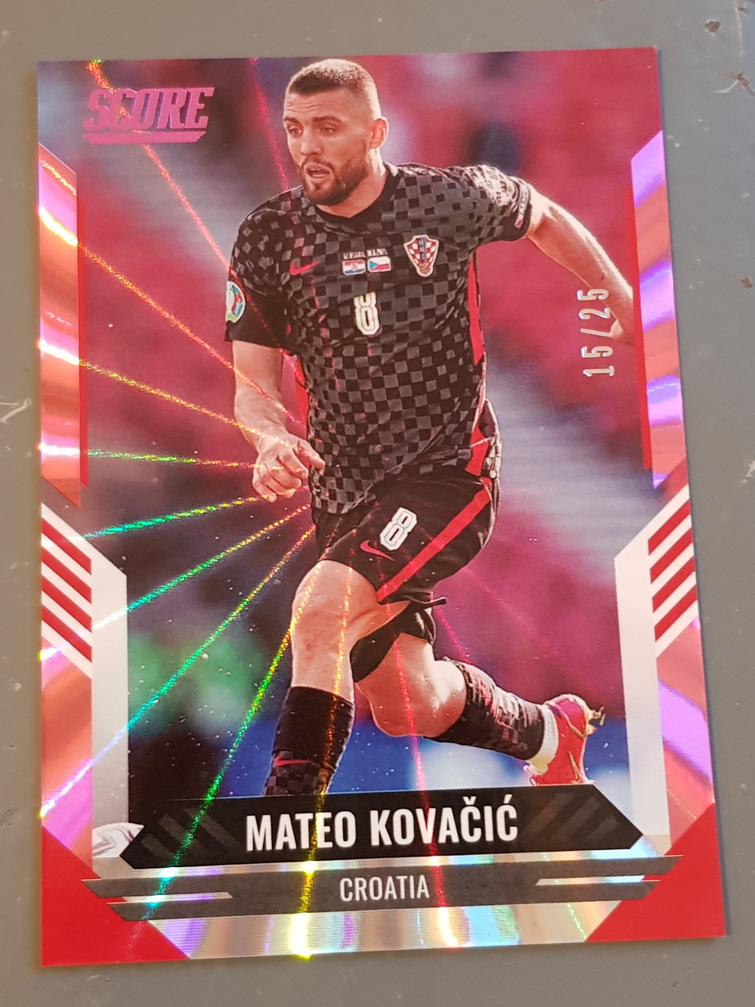 2021-22 Panini Score FIFA Mateo Kovačić #37 Pink Laser Parallel /25 Trading Card