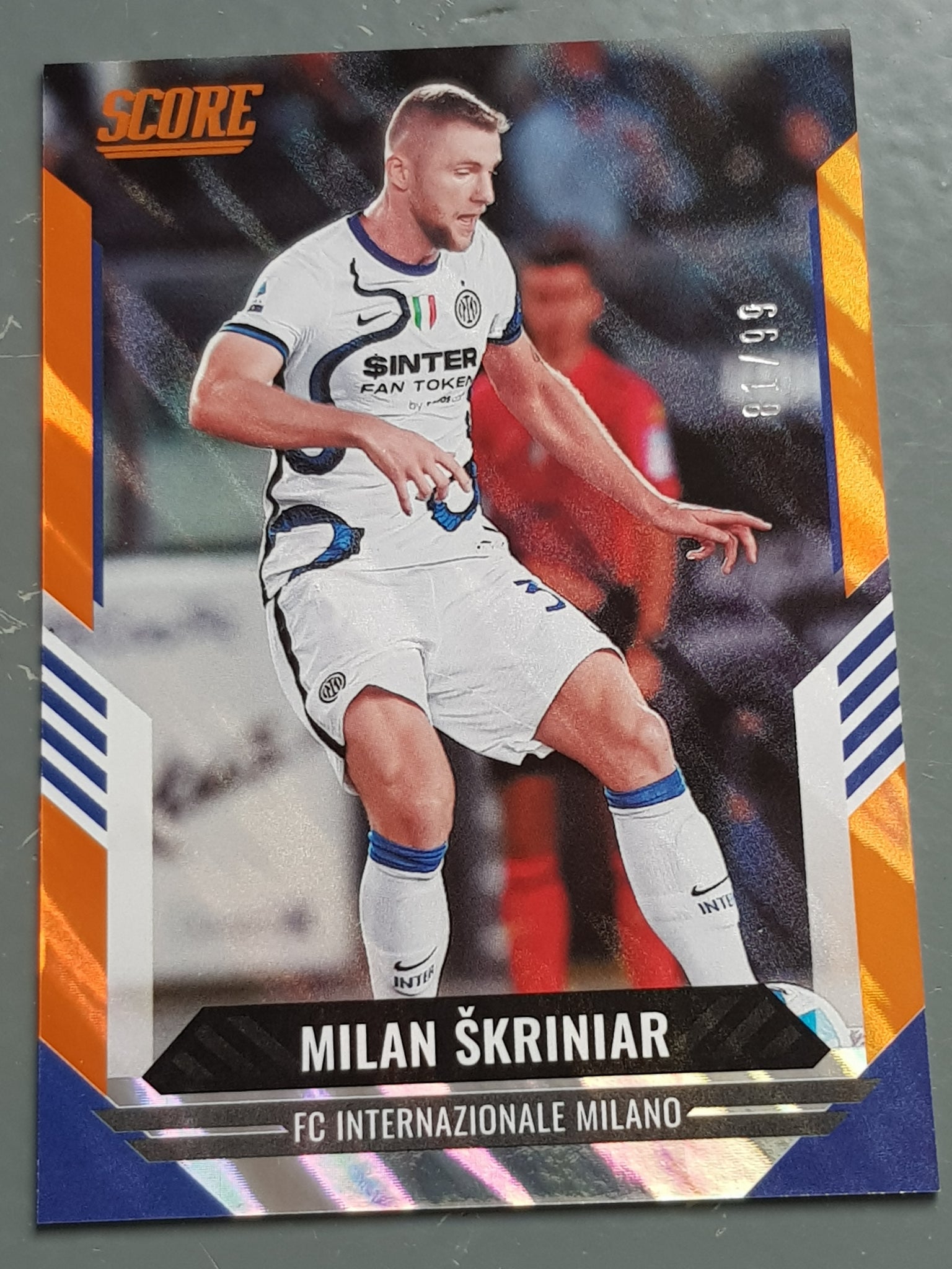 2021-22 Panini Score FIFA Milan Škriniar #193 Orange Lava Parallel /99 Trading Card