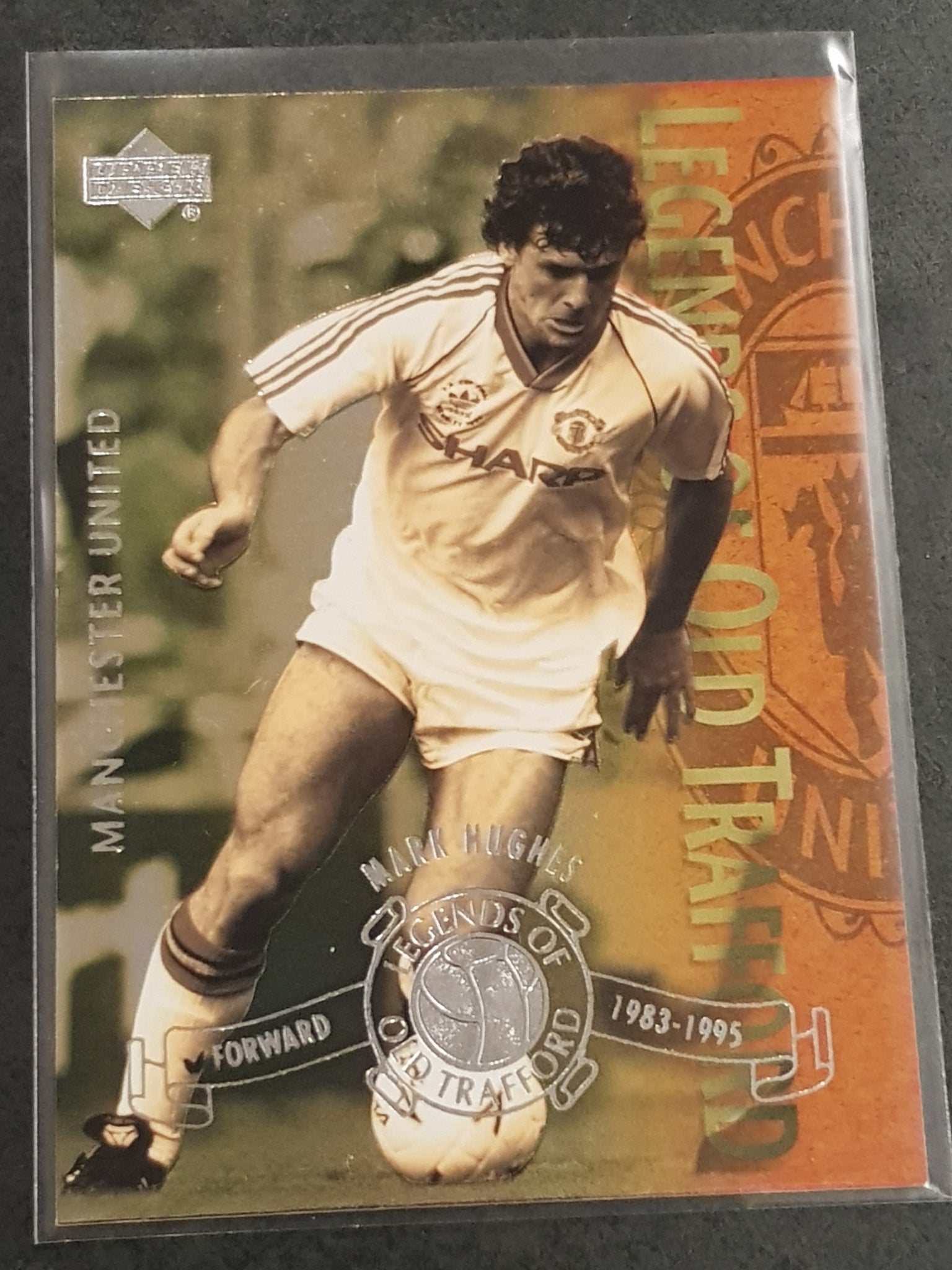 2001-02 Upper Deck Manchester United Legends Mark Hughes #L11 Trading Card