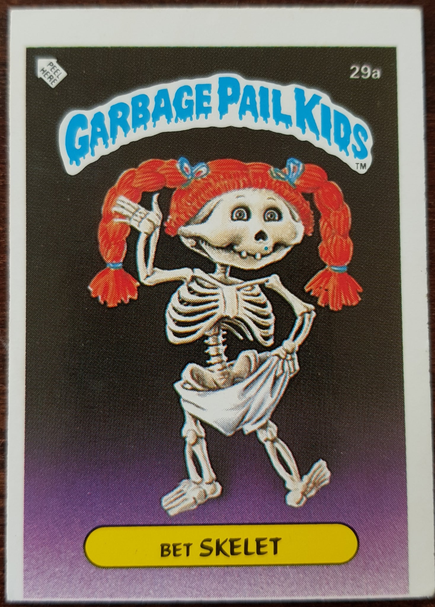 Garbage Pail Kids Dutch Series 1 #29a - Bet Skelet Sticker