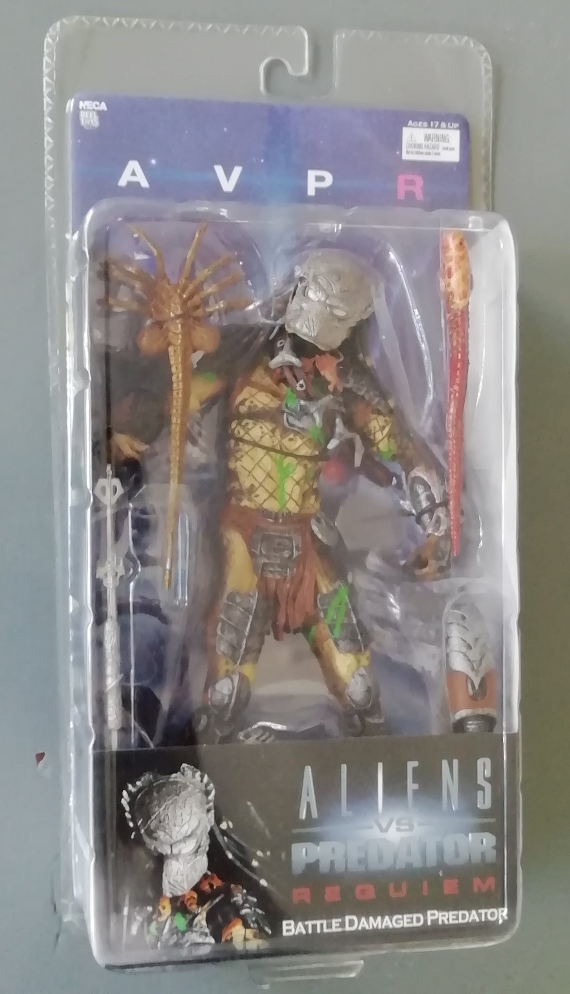 Alien vs Predator Requiem - Battle Damaged Predator Action Figure