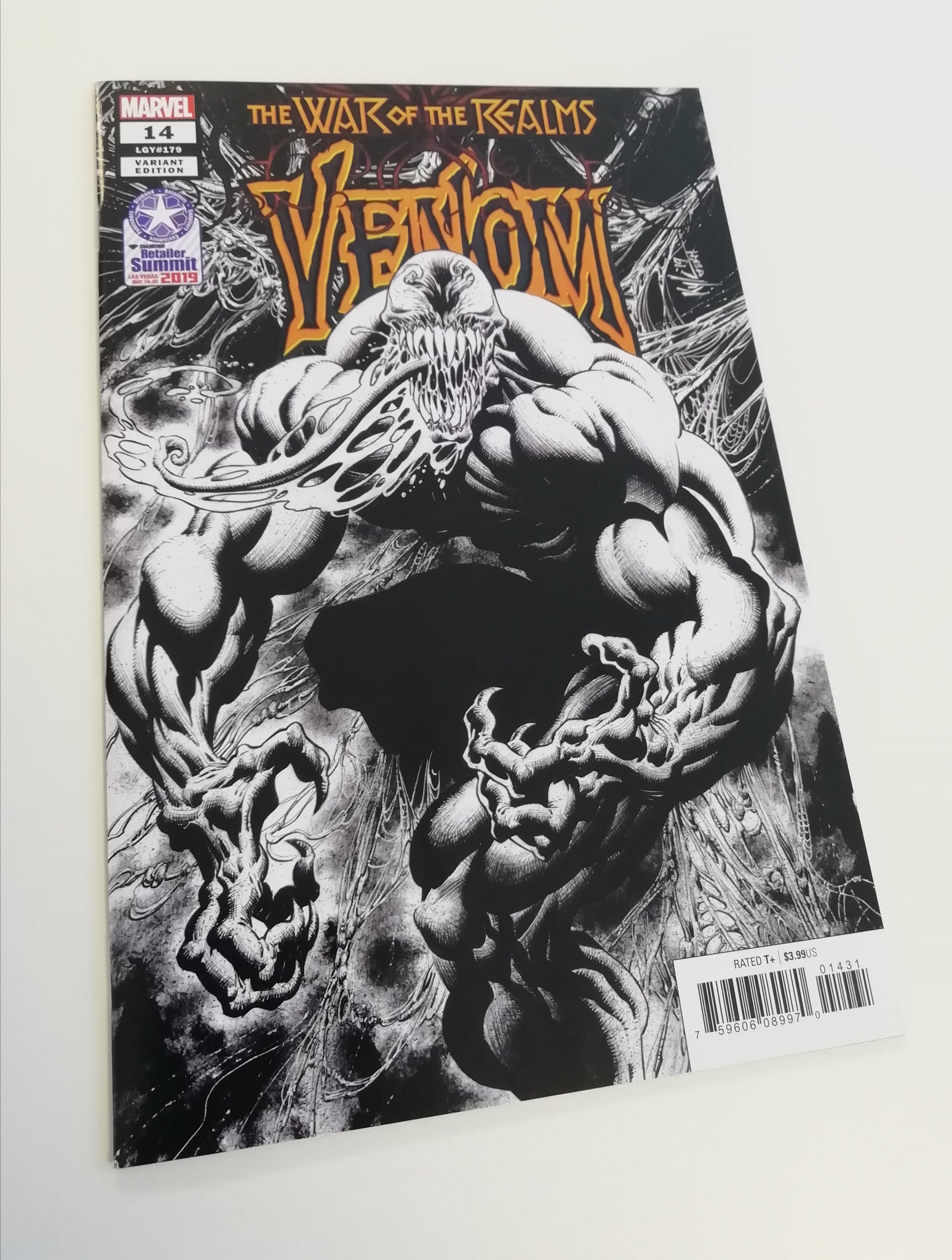 Venom #14 NM Diamond Retailer Summit Variant