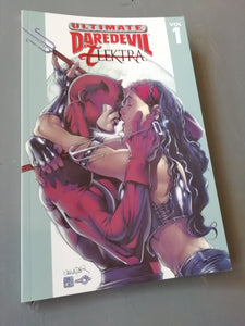 Ultimate Daredevil Elektra TPB NM