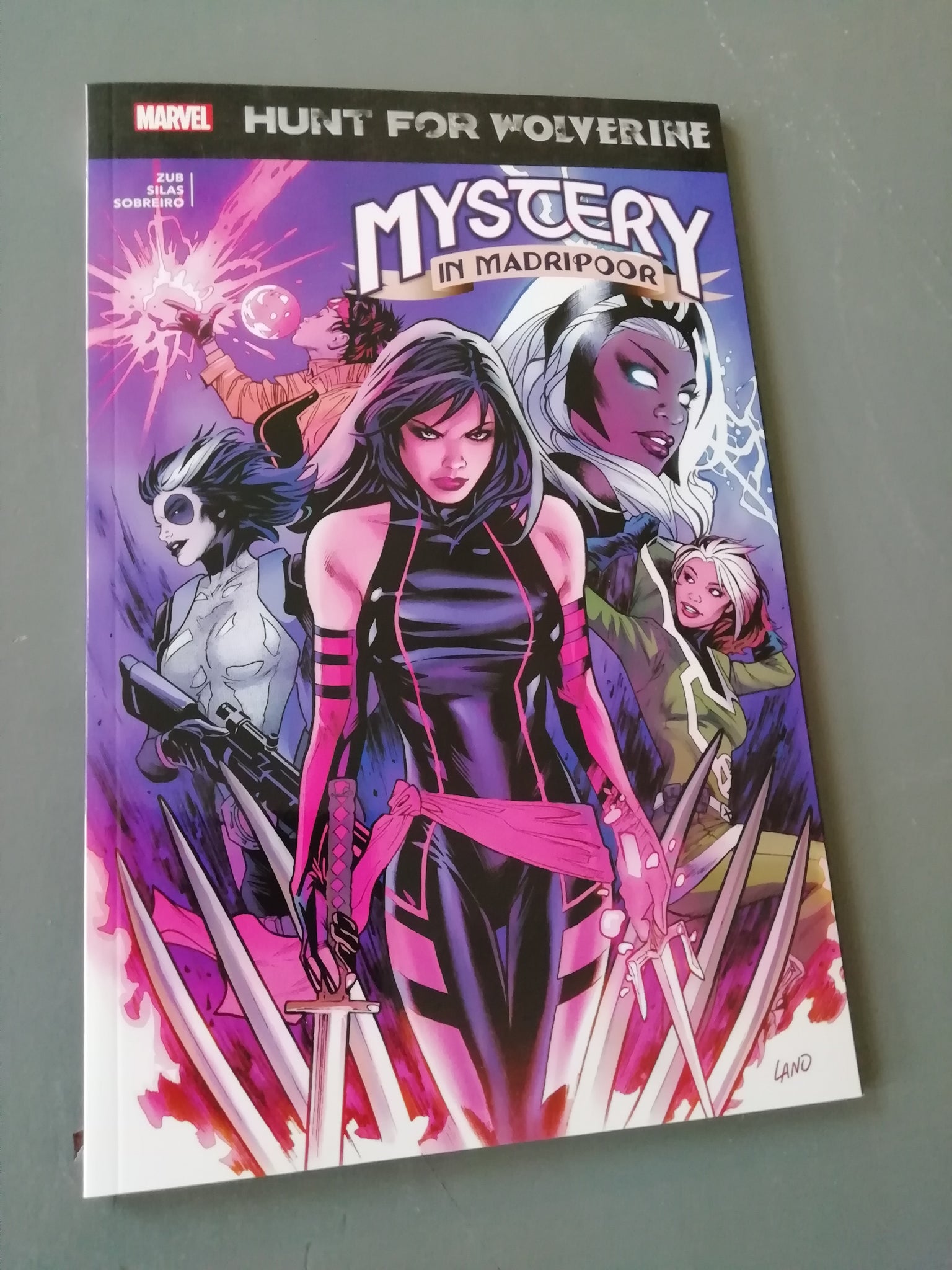 Hunt for Wolverine - Mystery in Madripoor TPB NM