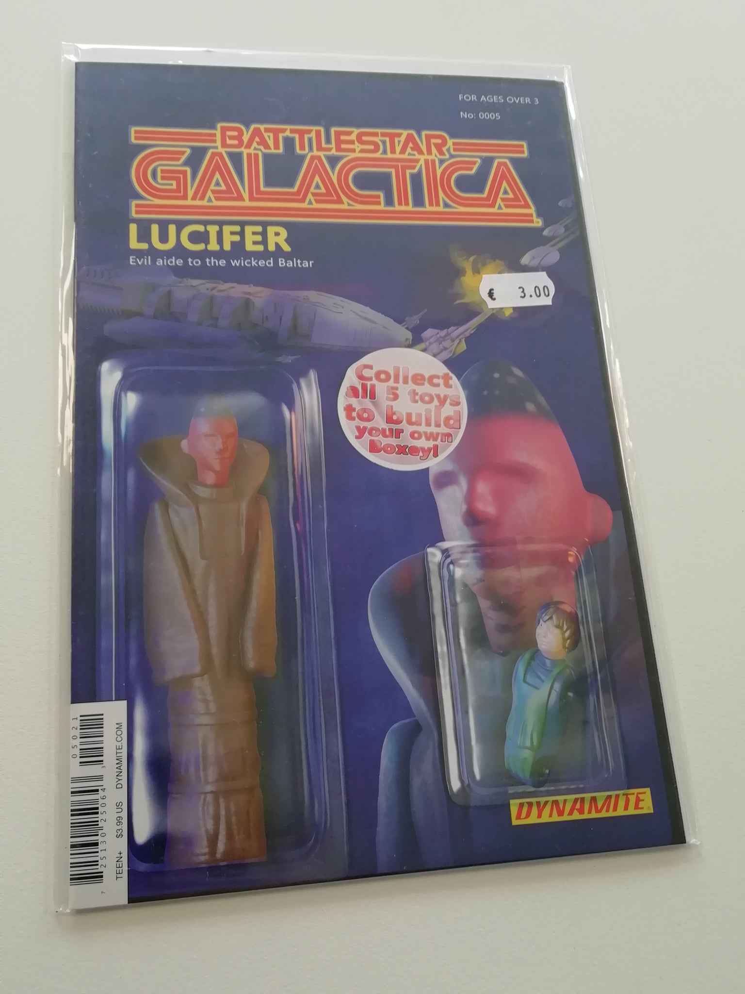 Battlestar Galactica Vol.3 #5 NM Action Figure Variant