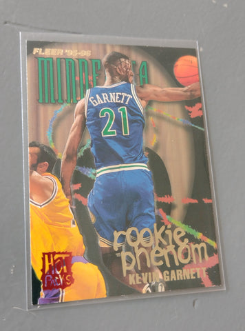 1995-96 Fleer Basketball Rookie Phenom Kevin Garnet #490 Rookie Card