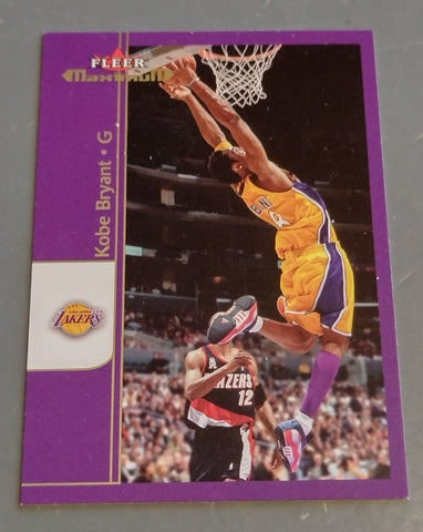 2001-02 Fleer Maximum Kobe Bryant #17 Trading Card