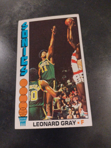 1976-77 Topps Leonard Gray #136 Trading Card