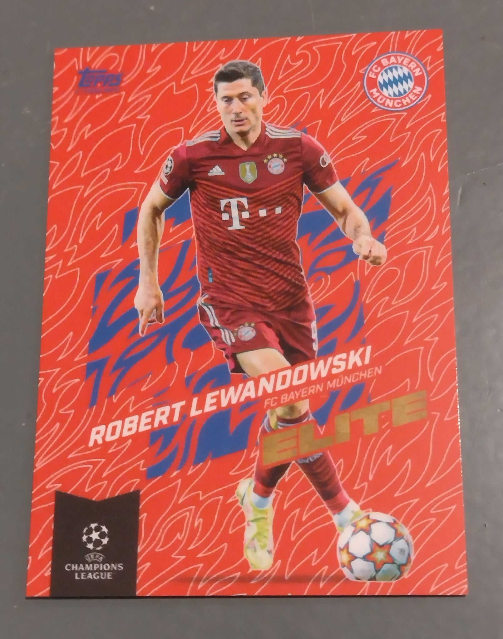 2021 Topps UEFA Champions League Gold Robert Lewandowski Elite Trading Card