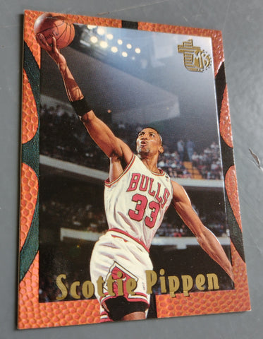 1995-96 Topps Embossed Scottie Pippen #16 Trading Card