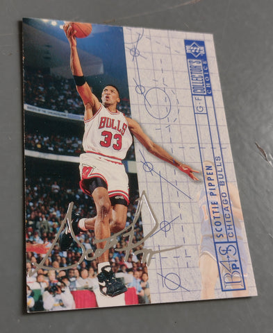 1994-95 Upper Deck Collectors Choice Scottie Pippen #375 Silver Signature Trading Card